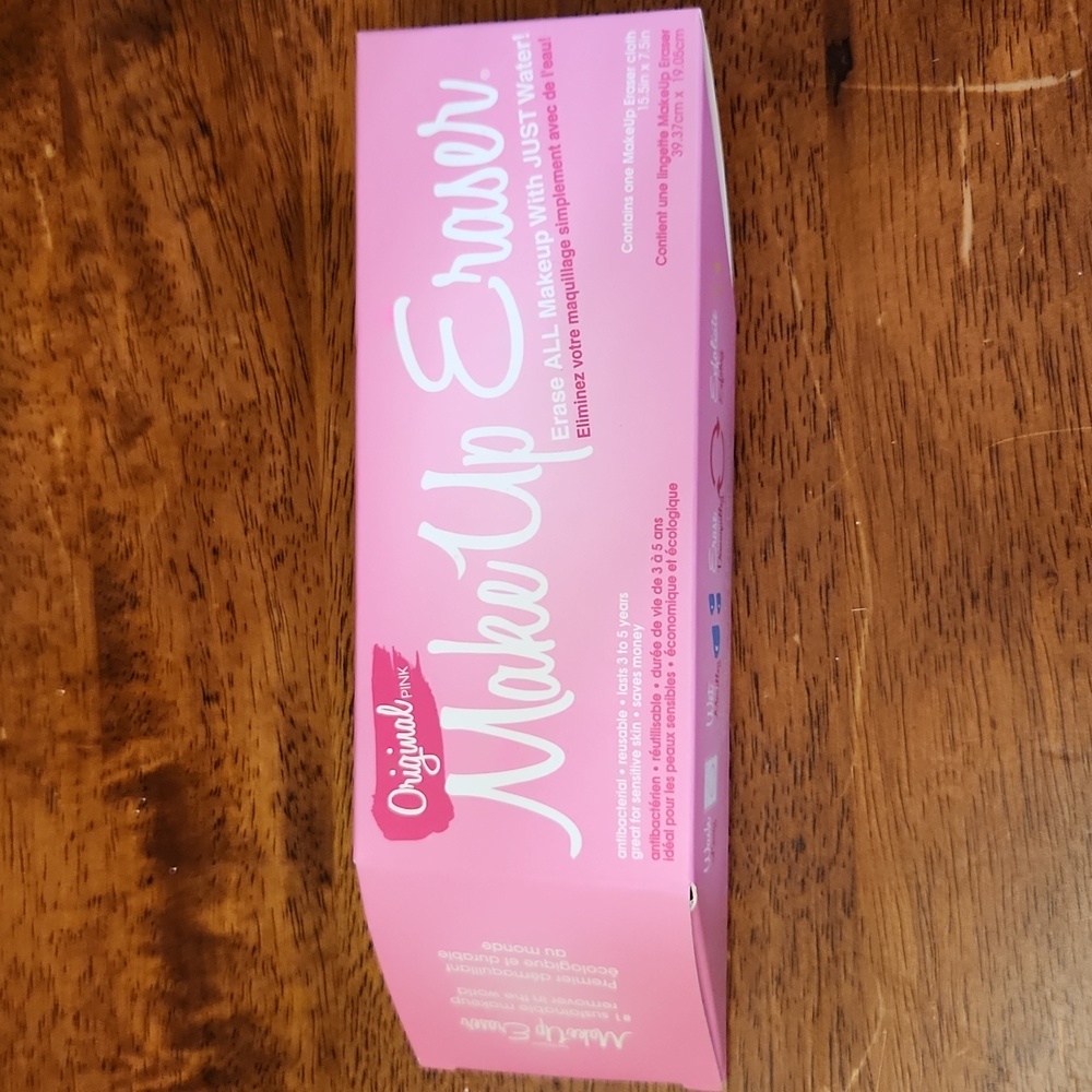 NEW IN BOX LARGE Original Make Up Eraser, REuseable CLOTH